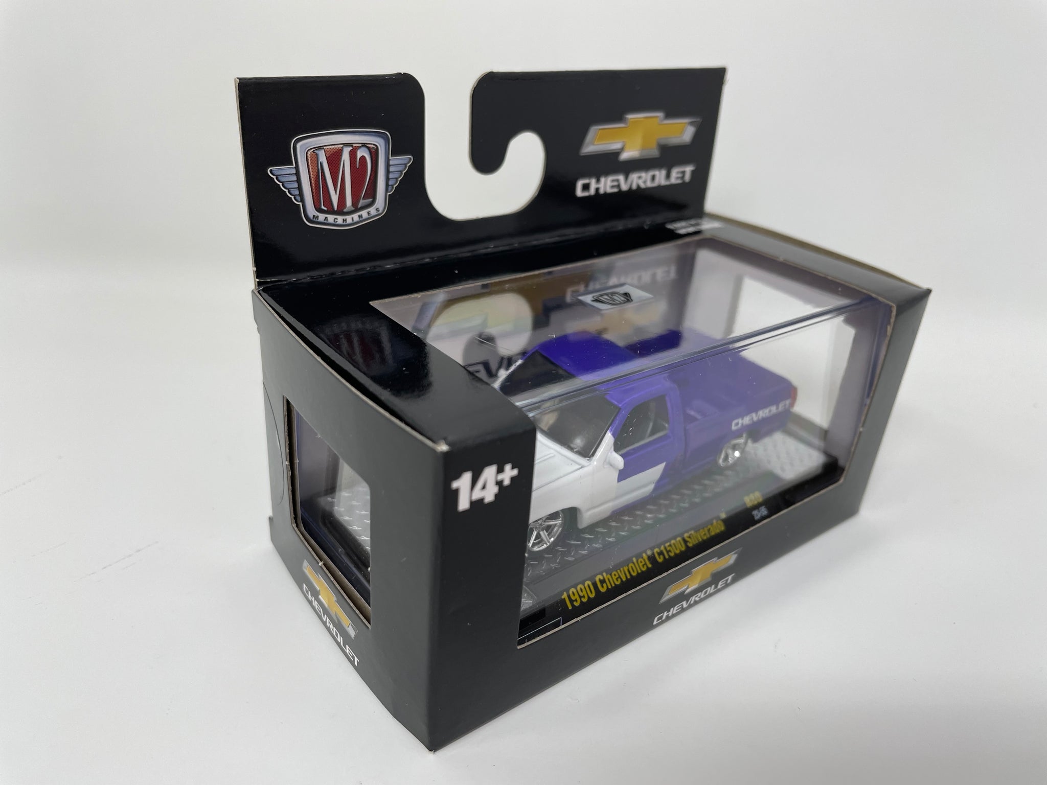 M2マシーン 1990 シボレー C1500 シルバラード (チェイスカー) M2 Machines 1:64 1990 Chevrolet C1500 Silverado Custom 31500