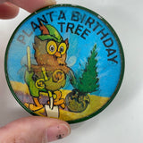 1970’s Woodsy Owl Plant A Birthday Tree Flicker Flasher Vari-Vue Pin