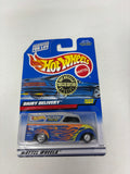 Hot Wheels 1999 Trailer Edition Dairy Delivery 1004