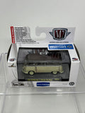 M2 Machines Auto Thentics 1958 VW Microbus 15 Window USA Model VWS01 14-55