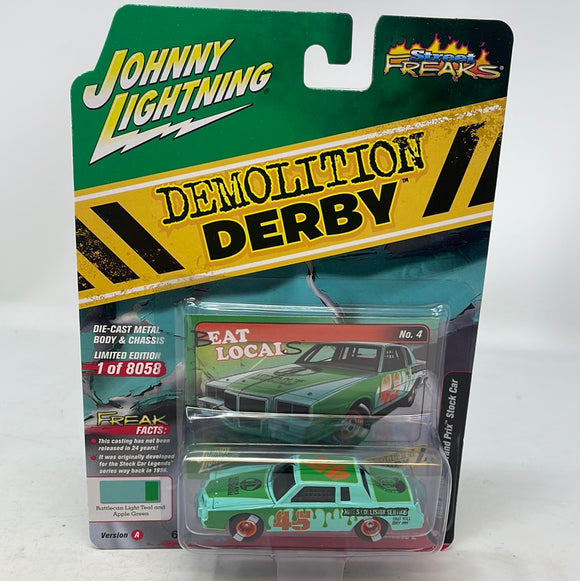Johnny Lightning Street Freaks Demolition Derby 1982 Pontiac Grand Prix Stock Car Version A
