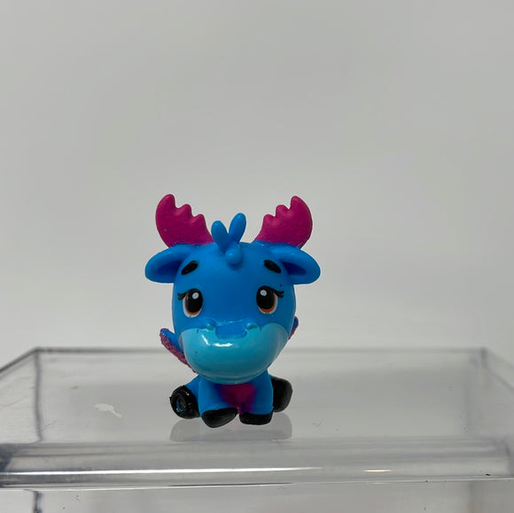HATCHIMALS COLLEGGTIBLES FIGURE Blue and Pink Moose with Pink Wings