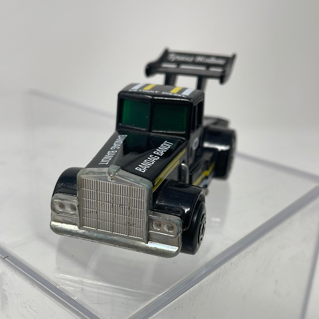 AMT AMT1157 Bandag Bandit 1:25 – Camion dragon Kenworth de Tyrone Malone AMT AMT1157 Bandag Bandit 1:25 – Camion dragon Kenworth de Tyrone Malone