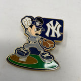 Mickey Mouse NY Yankees Baseball MLBP 2006 Official Pin Trading Pin Back Disney