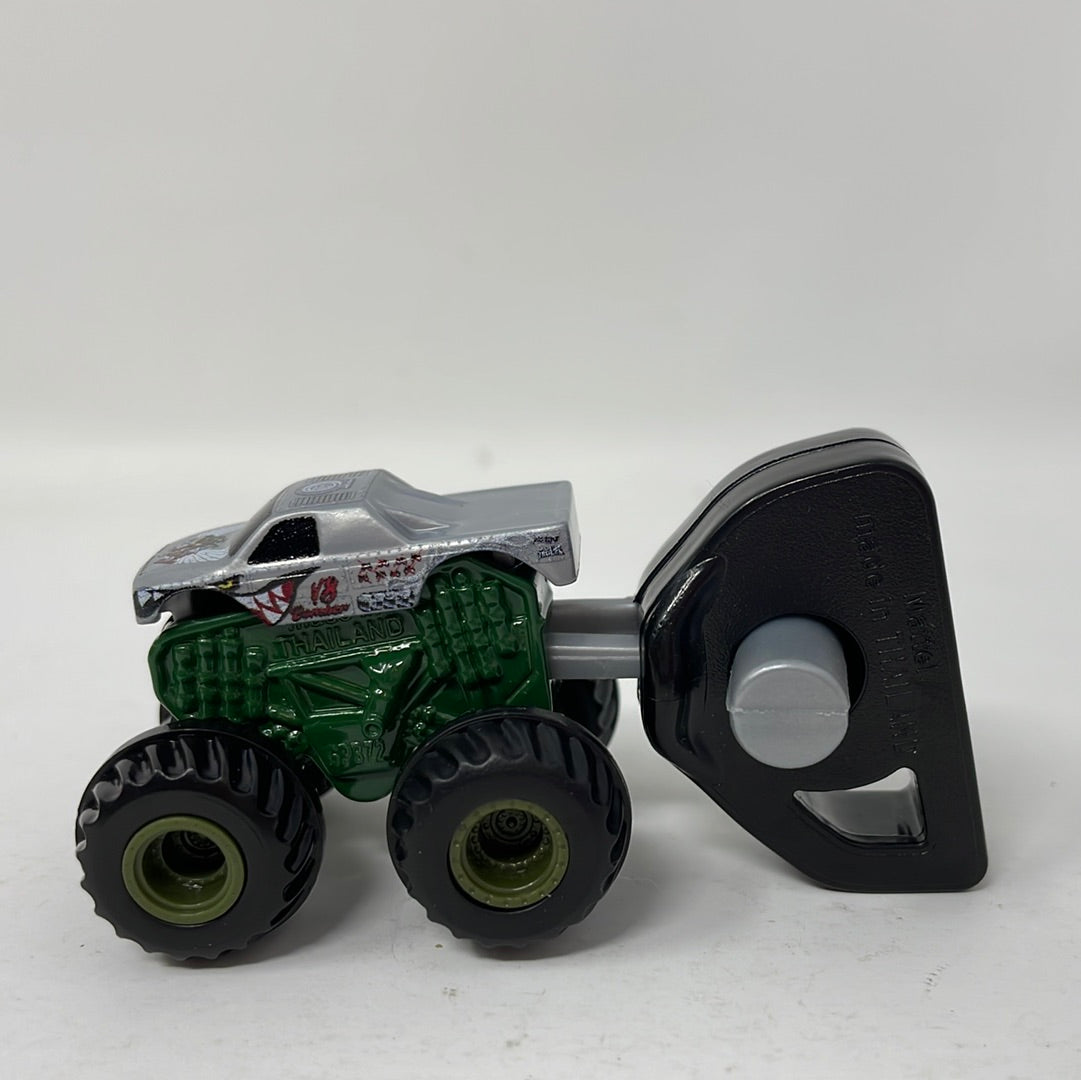 Monster truck best sale v8 bomber