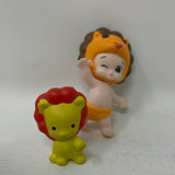 Twozies Figures Orange Lion Baby and Yellow Lion Pet