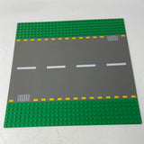 X1 VINTAGE LEGO STREET BASEPLATE GREEN YELLOW DASH STRAIGHT STREET ROAD 10" X 10"