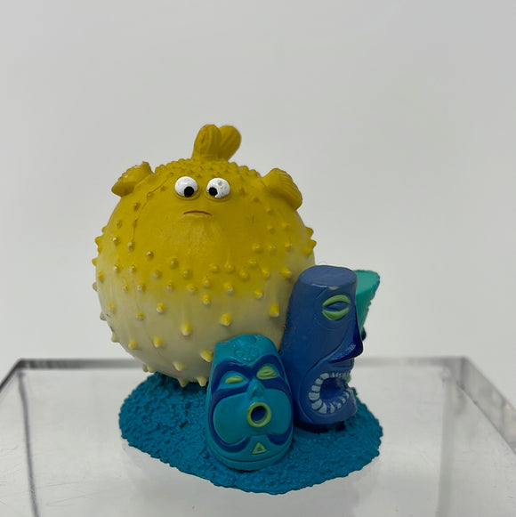 Bloat Disney Pixar Finding Nemo PVC Toy Figure Fish Aquarium Scared Puffer