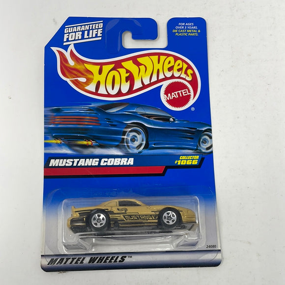 Hot Wheels Diecast 1:64 1998 Mustang Cobra #1066