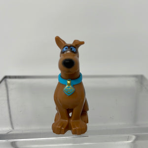 LEGO Minifigure Scooby-Doo Sitting with Pilot Goggles
